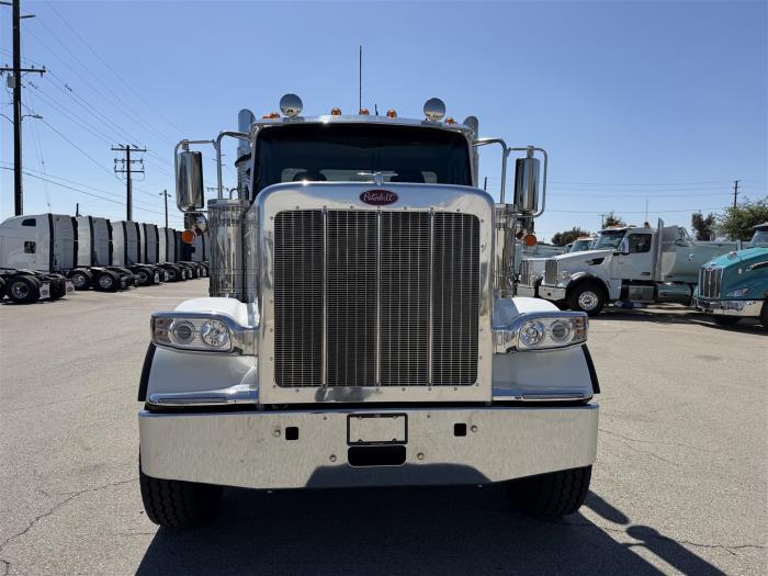 2027 Peterbilt 589-2
