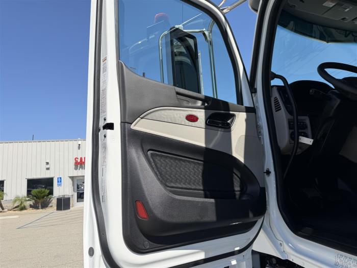 2027 Peterbilt 589-18