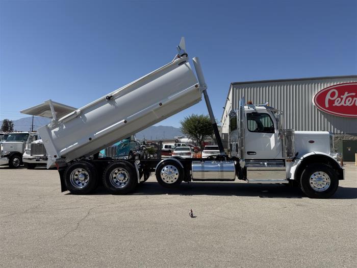 2027 Peterbilt 589-34