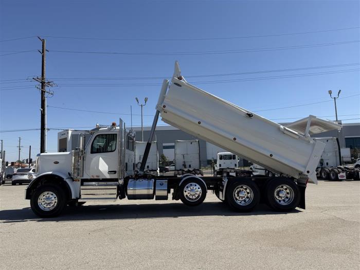 2027 Peterbilt 589-39