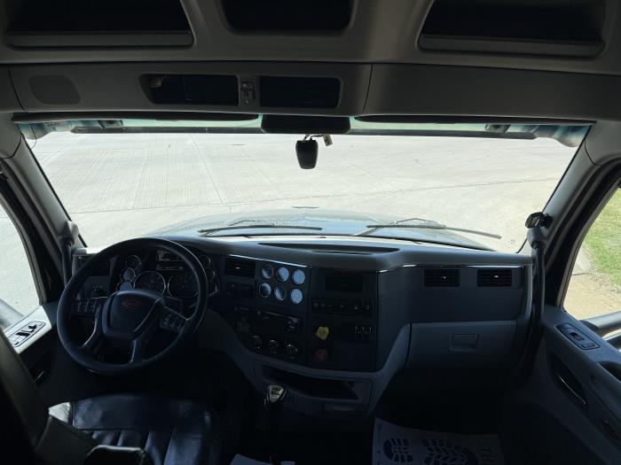 2019 Peterbilt 579-25