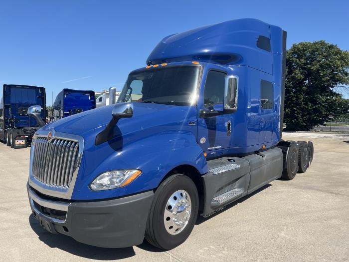 2022 International LT625-0