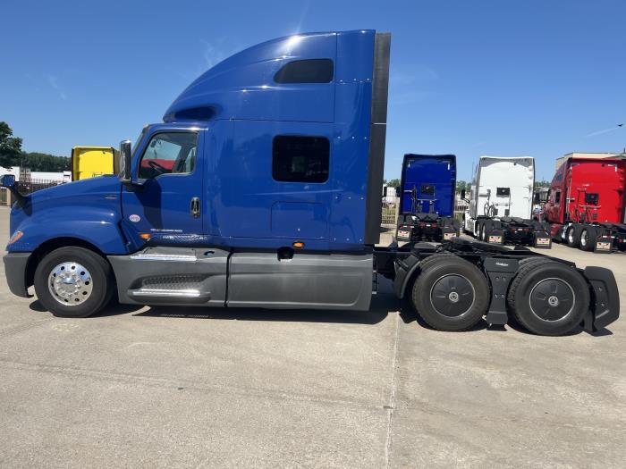 2022 International LT625-1