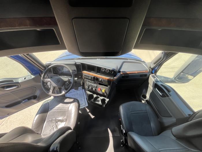 2022 International LT625-17