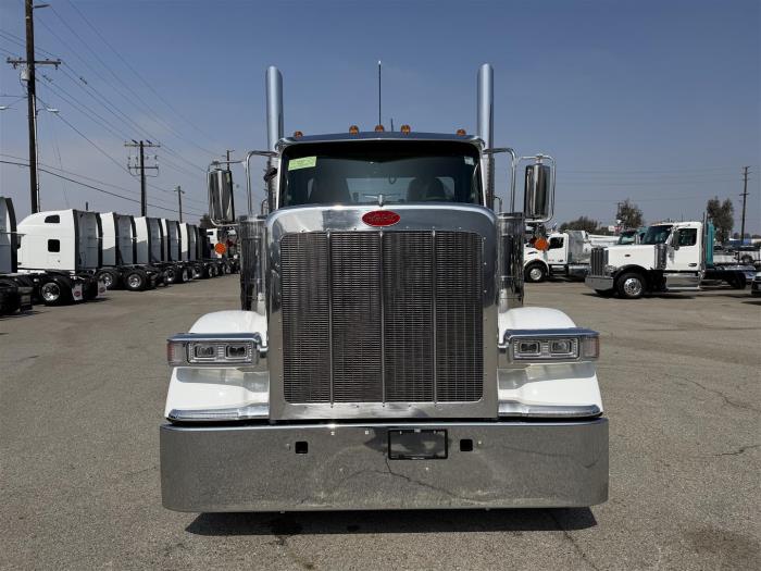 2027 Peterbilt 589-2