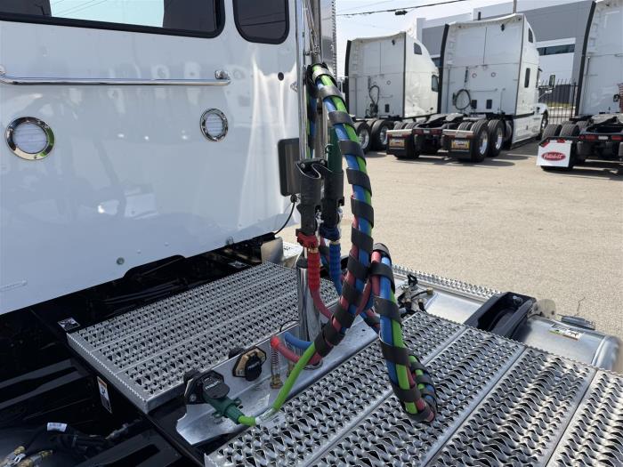 2027 Peterbilt 589-10