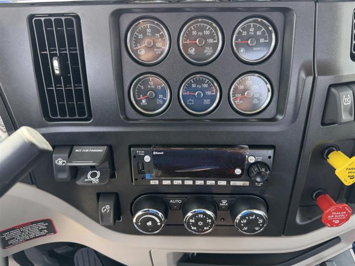2027 Peterbilt 589-24