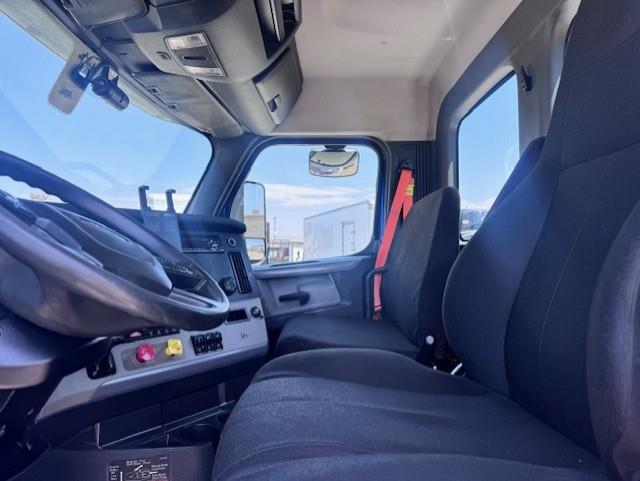 2019 Freightliner Cascadia-7