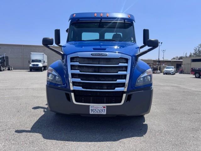 2019 Freightliner Cascadia-1
