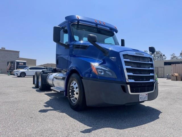 2019 Freightliner Cascadia-2