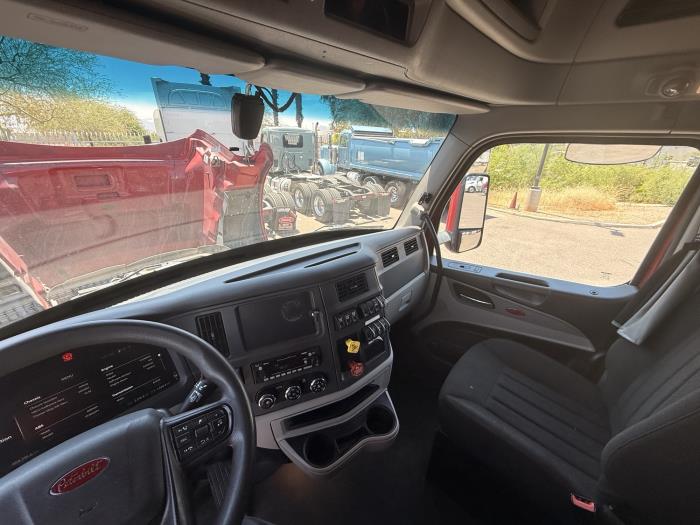 2022 Peterbilt 579-11