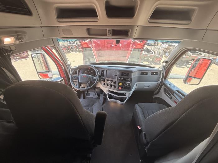 2022 Peterbilt 579-14