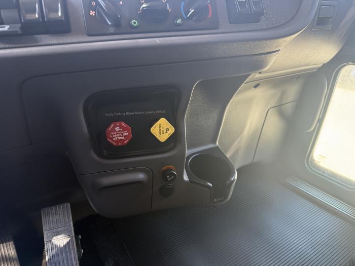 2022 Peterbilt 389-5