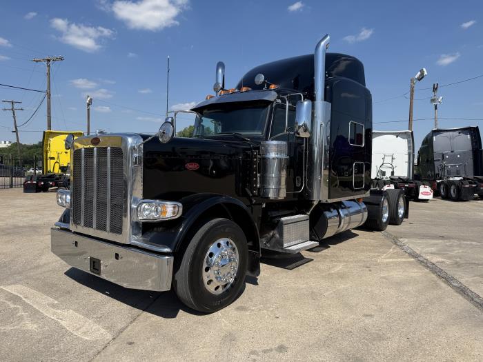 2022 Peterbilt 389-0