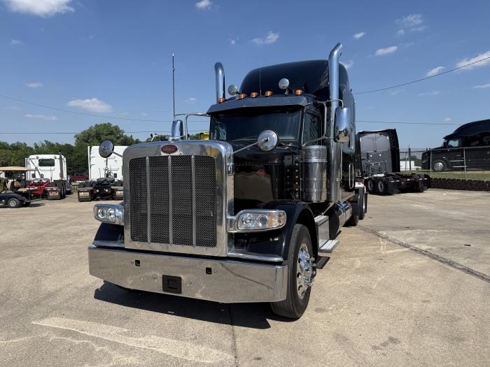 2022 Peterbilt 389-18