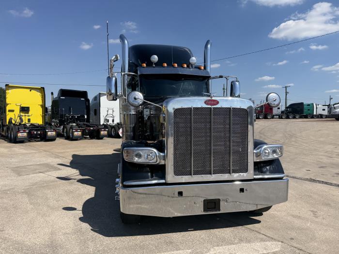 2022 Peterbilt 389-21