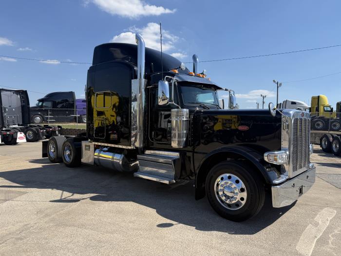 2022 Peterbilt 389-24