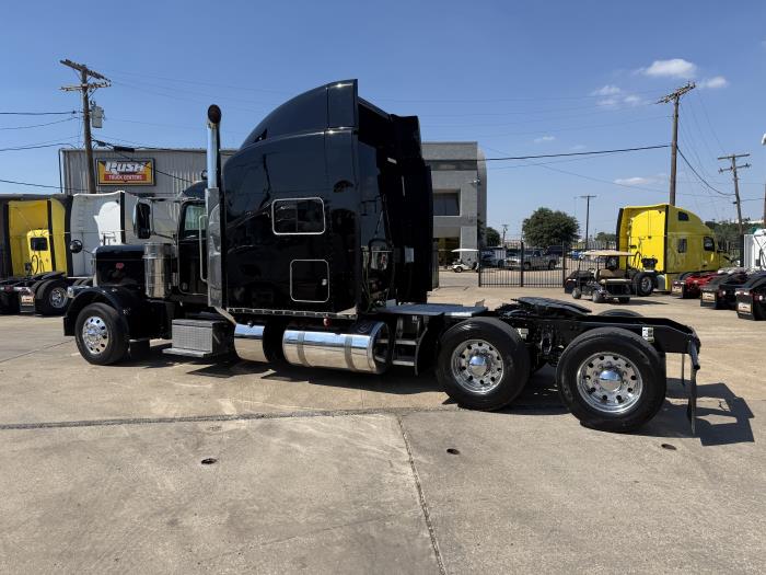 2022 Peterbilt 389-39