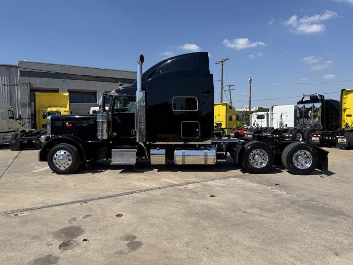2022 Peterbilt 389-1