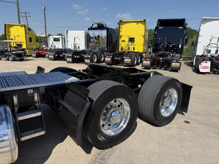 2022 Peterbilt 389-42