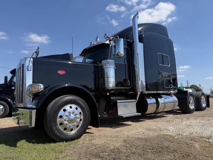 2022 Peterbilt 389-45