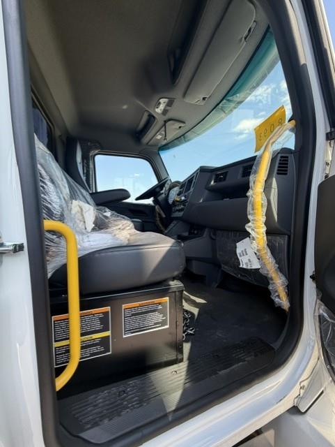 2025 Peterbilt 537-12