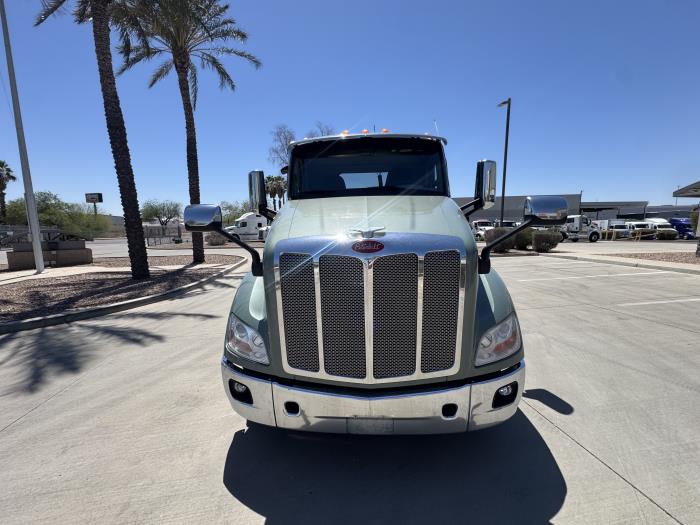 2021 Peterbilt 579-9