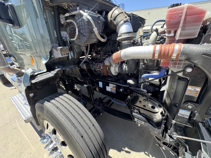 2021 Peterbilt 579-10