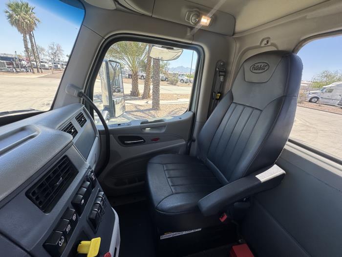 2021 Peterbilt 579-13