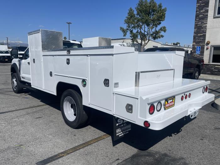 2025 Ford F-550-1