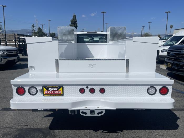 2025 Ford F-550-2