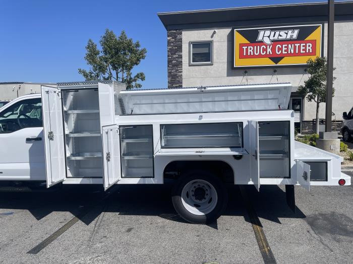 2025 Ford F-550-7