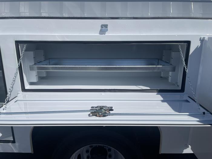 2025 Ford F-550-10