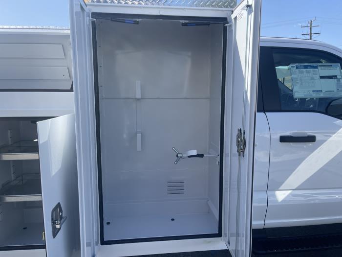 2025 Ford F-550-14