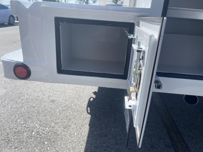 2025 Ford F-550-18