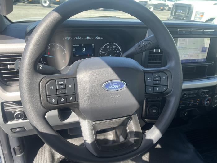 2025 Ford F-550-27