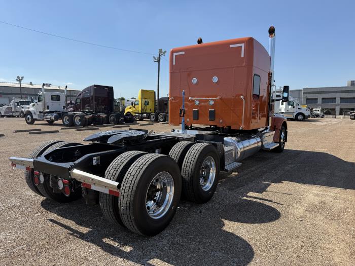 2027 Peterbilt 567-7