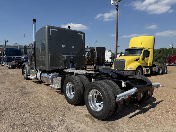 2027 Peterbilt 589-5