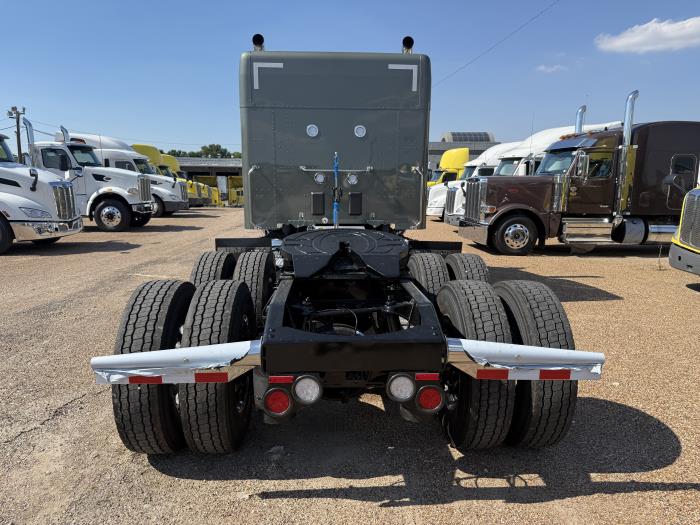 2027 Peterbilt 589-6
