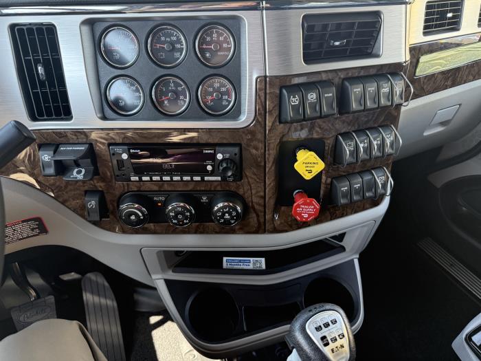 2027 Peterbilt 589-19