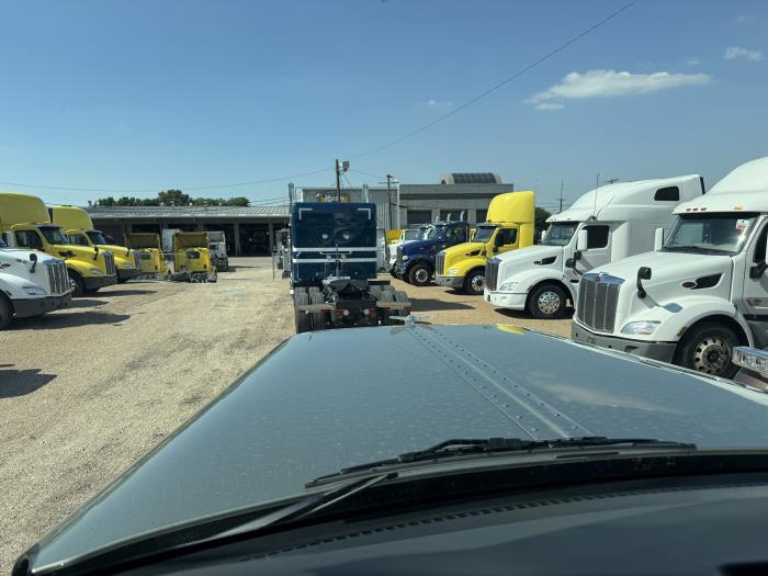 2027 Peterbilt 589-29