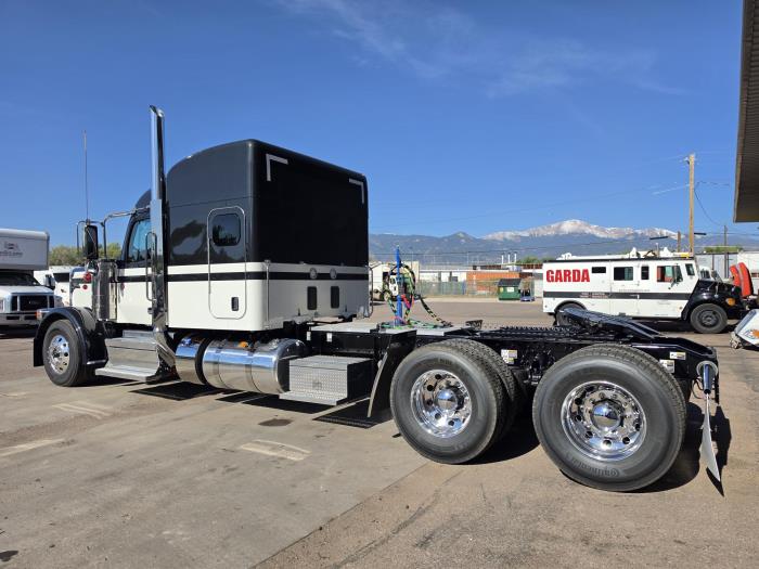 2027 Peterbilt 589-3