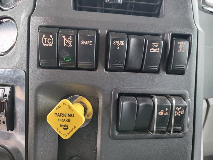 2019 Peterbilt 579-15