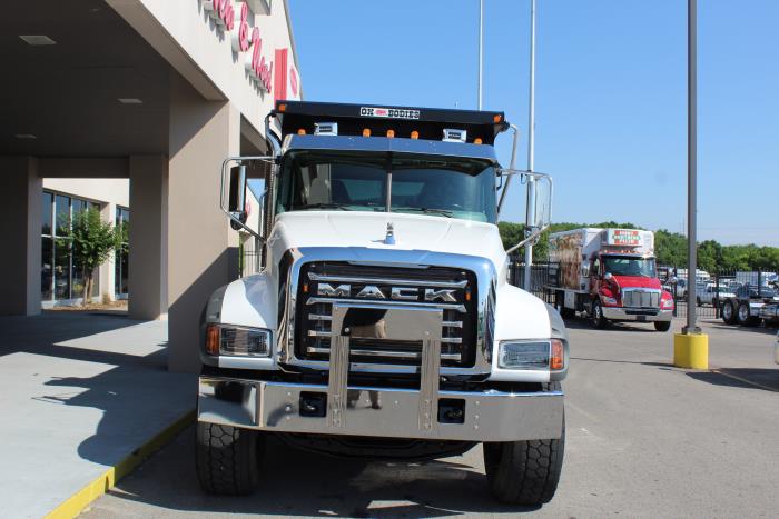 2025 Mack Granite 64FT-1