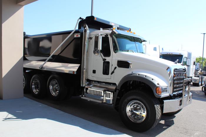 2025 Mack Granite 64FT-8