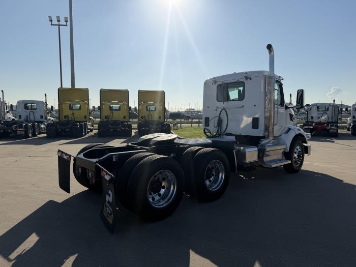 2023 Peterbilt 567-5