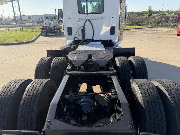 2023 Peterbilt 567-13