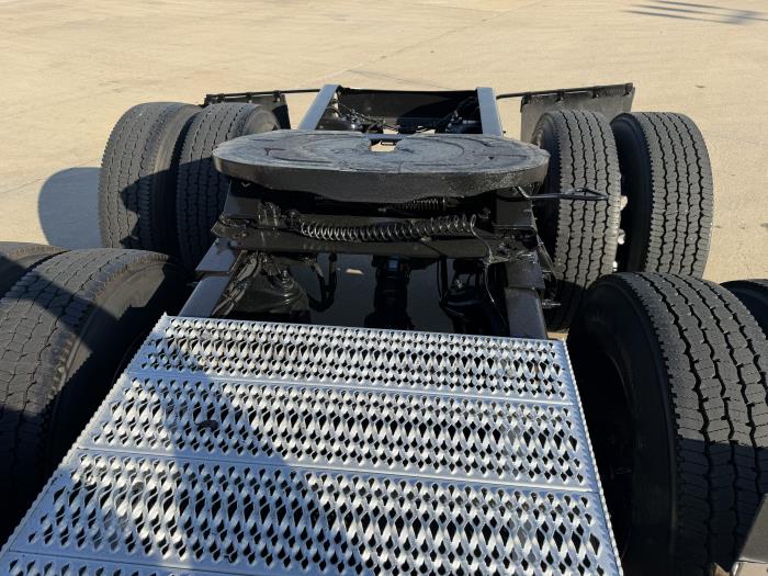 2023 Peterbilt 567-14