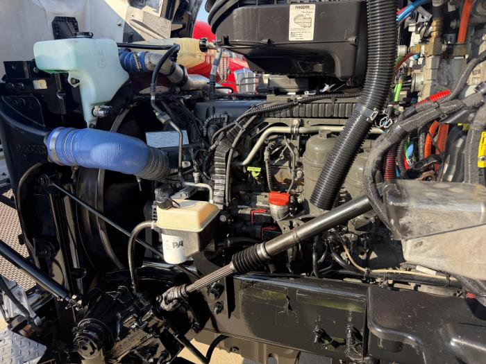 2023 Peterbilt 567-16