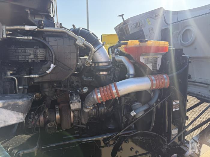 2023 Peterbilt 567-19